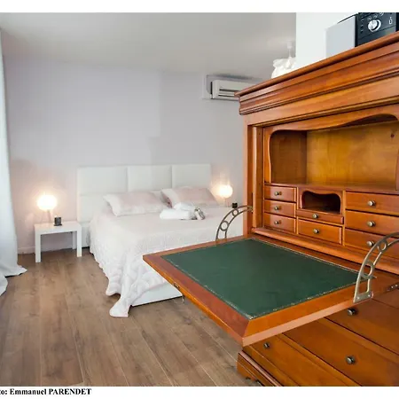 Maison Calme Au Centre Ville De Villa