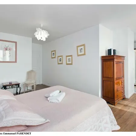 Maison Calme Au Centre Ville De Villa *