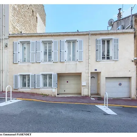 Maison Calme Au Centre Ville De *